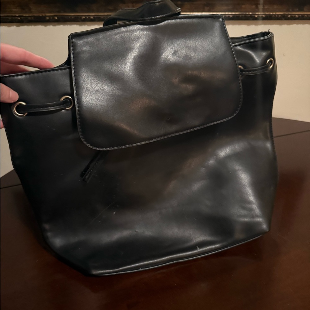 Tobi Black Leather Shoulder Bag
